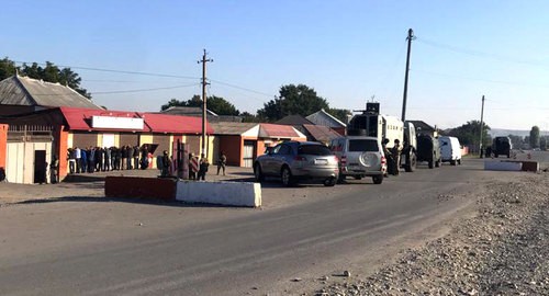 Силовики проводят спецоперацию на окраине Назрани. источник "Кавказского узла" в регионе Силовики проводят спецоперацию на окраине Назрани. источник "Кавказского узла" в регионе