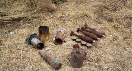 Боеприпасы из схрона. Пресс-служба Росгвардии, https://rosgvard.ru/ru/news?pagesize=10&signature=Северо-кавказский%20округ