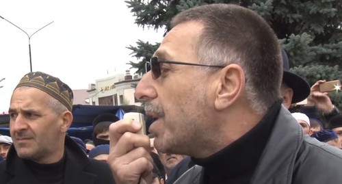 Идрис Абадиев. Кадр видео
Фортанга Org https://www.youtube.com/watch?v=Plvob5Le3NY Идрис Абадиев. Кадр видео
Фортанга Org https://www.youtube.com/watch?v=Plvob5Le3NY