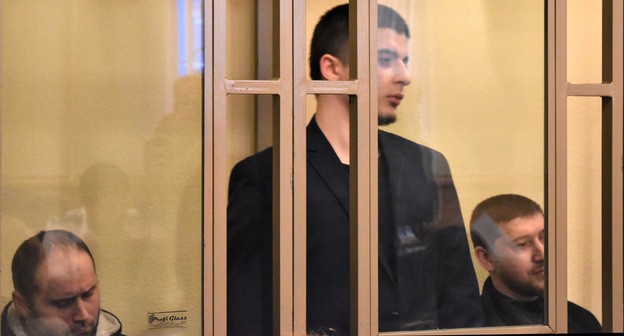 Самир Ибрагимов, Хидирнеби Казуев и Габибула Халдузов (слева направо) в зале суда. Фото Константина Волгина для "Кавказского узла"
