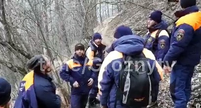Спасатели во время поисков 14 жителей Ачхой-Мартана, которые ушли в лес для сбора черемши . Кадр видео ЧГТРК "Грозный"✔ https://t.me/groznytv/7030