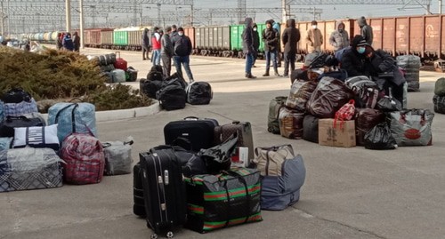 Перрон вокзала в Волжском. Фото Вячеслава Ященко для "Кавказского узла".