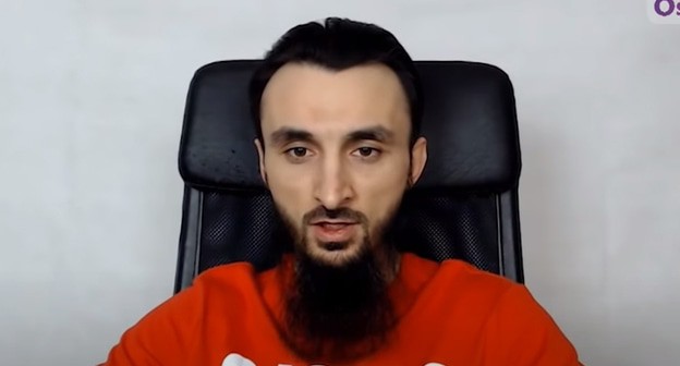 Тумсо Абдурахманов. Фото: скриншот видео "
OstWest" https://www.youtube.com/watch?v=qm7uzazCWjc