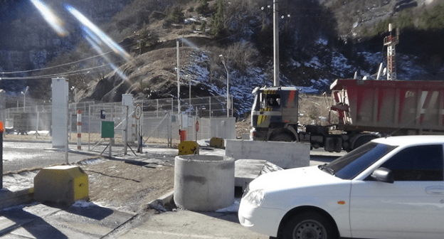 КПП "Верхний Ларс". Фото пресс-службы ГУ МЧС по Северной Осетии.https://15.mchs.gov.ru/deyatelnost/press-centr/operativnaya-informaciya/4432171
