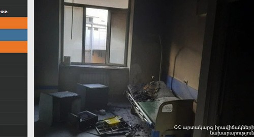 Пожар в клинике Ереванского медуниверситета. 16 апреля 2021 г. Скриншот АМИ «Новости-Армения» https://newsarmenia.am/news/incidents/pozhar-proizoshel-v-odnoy-iz-vedushchikh-bolnits-erevana-bolnoy-i-vrach-poluchili-ozhogi-foto/