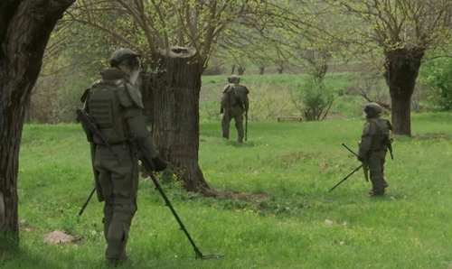 Работы по разминированию в Нагорном Карабахе. Фото пресс-службы Минобороны России. http://mil.ru/russian_peacekeeping_forces/news/more.htm?id=12356961@egNews