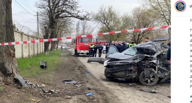 На месте ДТП в Новочеркасске 18 апреля 2021 года. Скриншот со страницы Следственного комитета России в Instagram. https://www.instagram.com/p/CNzmkVWsHyO/