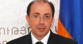  Ара Айвазян. Фото https://commons.wikimedia.org/wiki/Category:Ara_Ayvazyan#/media/File:Ara_Ayvazyan.jpg 