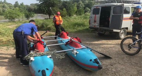 Поиски ребенка пропавшего на реке Кубань, Фото пресс-службы ГУ МЧС России по Краснодарскому краю


