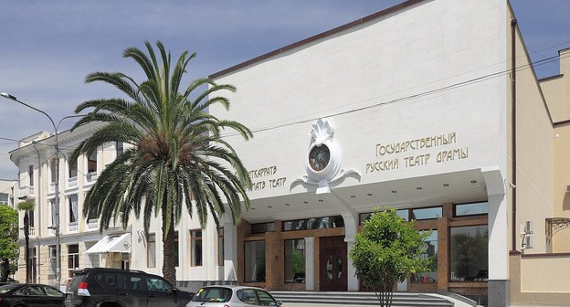 Русский драматический театр. Сухум, Абхазия. Фото  Hons084 / Wikimedia Commons
