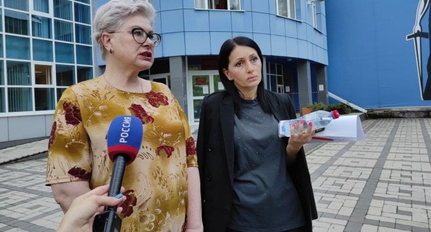 Анжелика Сикоева и Земфира Цкаева, фото Эммы Марзоевой для "Кавказского узла". 