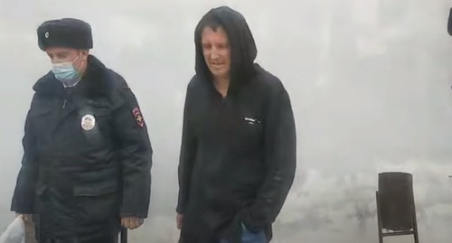 Сопровождение  блогера из Краснодарского края Станислава Андреева в ЦРБ. Кадр видео канала 
Народный контроль Кубани https://www.youtube.com/watch?v=Do2nXBdwmhs&t=0s