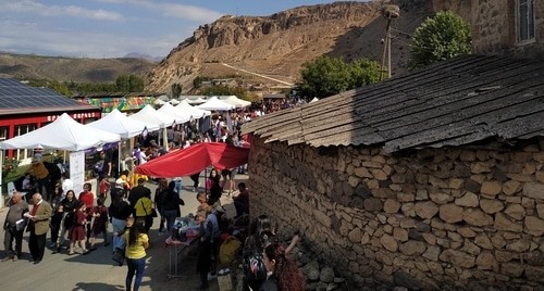 На фестивале вина в Арени. 2 октября 2021 года. Фото Армине Мартиросян для "Кавказского узла".