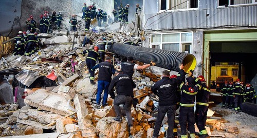 Обрушение жилого дома в Батуми. Кадр видео Спутник-Грузия https://www.youtube.com/watch?v=vCRXlxRkQmM

