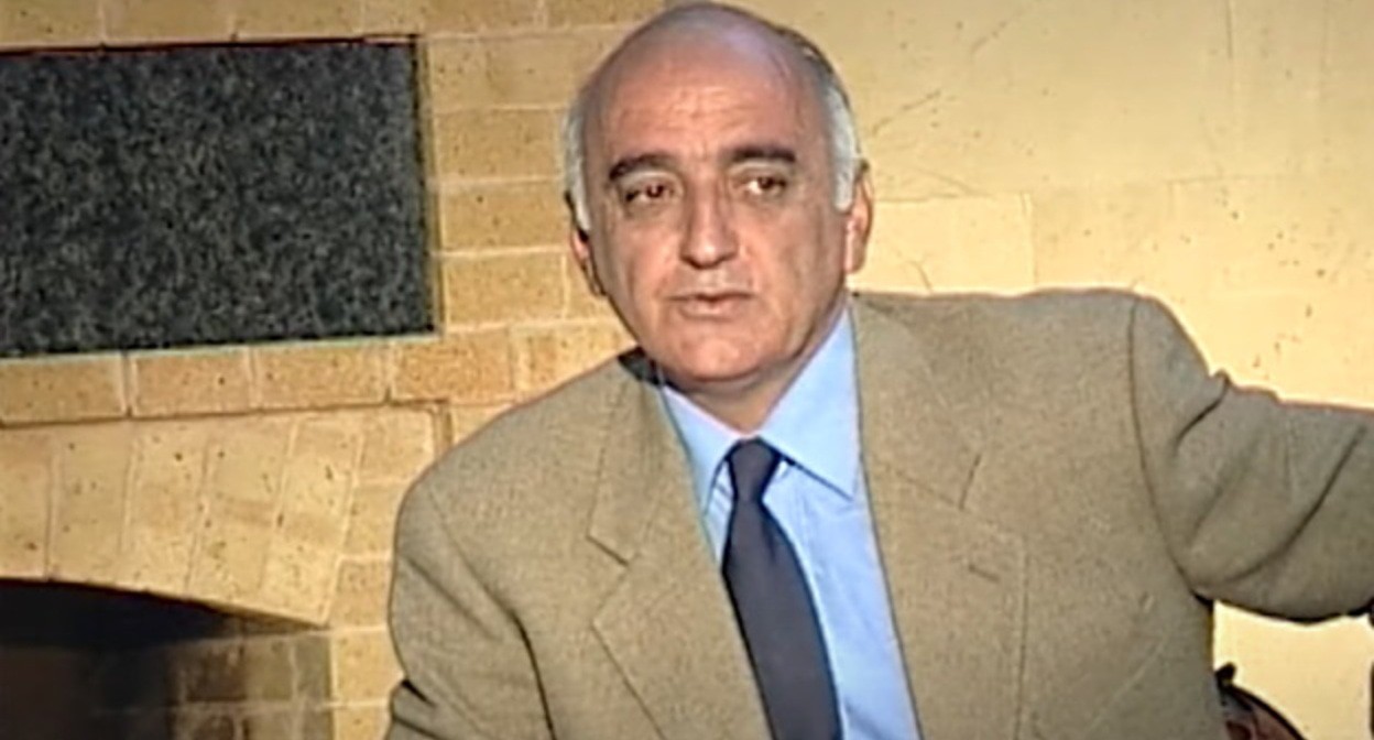 Вано Сирадегян. Стопкадр видео канала 
Popular on Youtube-Armenia, https://www.youtube.com/watch?v=HI9NKg1GmcE