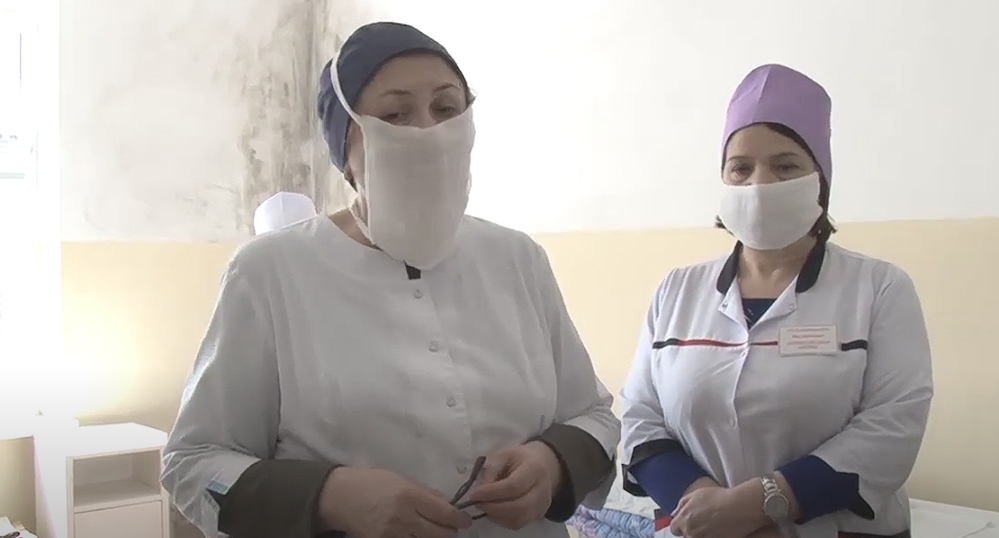 Врачи в в Буйнакской ЦГБ. Кадр видео 
ТБС БУЙНАКСК https://www.youtube.com/watch?app=desktop&v=Ay-WWslT0XU