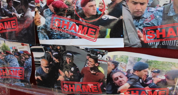 "Стена позора" в Ереване. Фото: Тигран Петросян для "Кавказского узла"