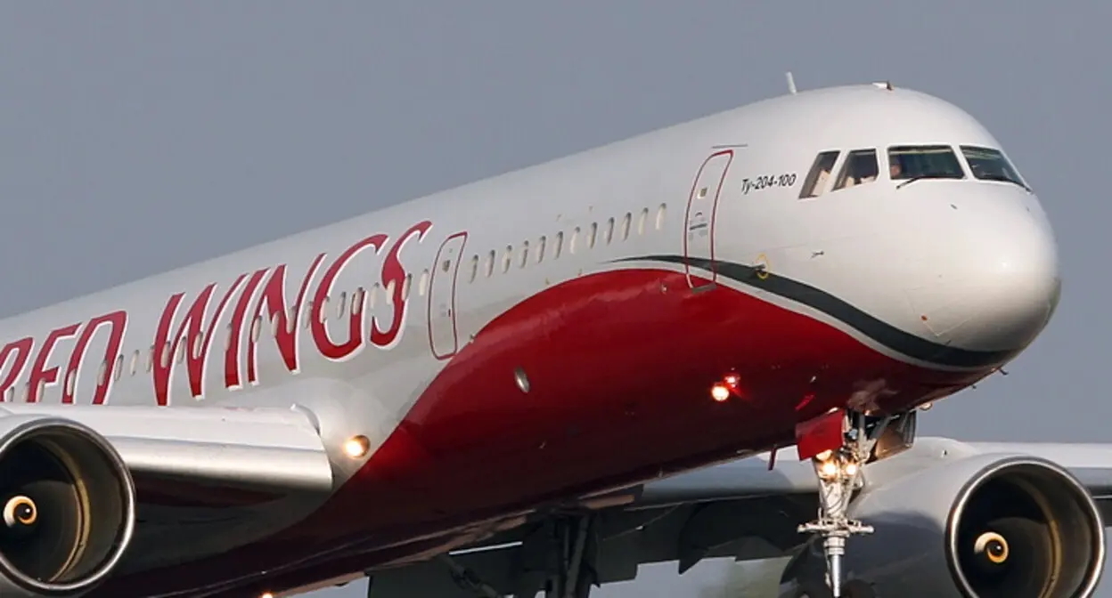 Лайнер авиакомпании Red Wings. Фото https://ru.wikipedia.org/wiki/Файл%3ARed_Wings_Airlines_Tupolev_Tu-204-100.jpg Лайнер авиакомпании Red Wings. Фото https://ru.wikipedia.org/wiki/Файл%3ARed_Wings_Airlines_Tupolev_Tu-204-100.jpg
