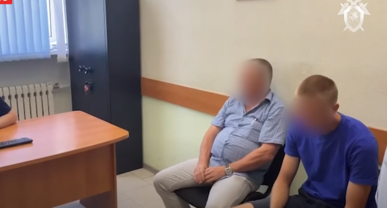 Задержанные работники аквапарка Волжского. Фото пресс-службы СК https://www.youtube.com/watch?v=avsiw5t9Heg Задержанные работники аквапарка Волжского. Фото пресс-службы СК https://www.youtube.com/watch?v=avsiw5t9Heg