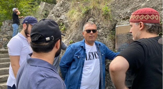 Атилла Энгин (в центре). Фото из Telegram-канала "Черновика" https://t.me/chernovik/35180