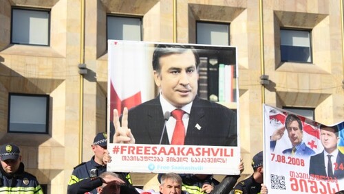 Плакат с требованием освободить Михаила Саакашвили. Тбилиси, 20 ноября 2022 года. Фото Инны Кукуджановой для "Кавказского узла".