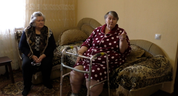 Таисия Желновакова (справа) и Валентина Бочарова , фото: Л. Маратова для "Кавказского узла". Таисия Желновакова (справа) и Валентина Бочарова , фото: Л. Маратова для "Кавказского узла".