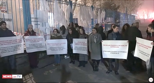 Участники акции протеста в Ереване. 17 декабря 2022 года. Кадр видео News.am https://www.youtube.com/watch?v=0SalWN6WJ0Y