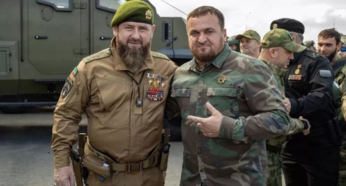 Рамзан Кадыров и Турпал-Али Ибрагимов (справа). Фото: Telegram-канал  za_kra_bistriy_95