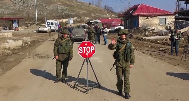 Пост миротворцев в Лачинском коридоре, фото: news.am Пост миротворцев в Лачинском коридоре, фото: news.am