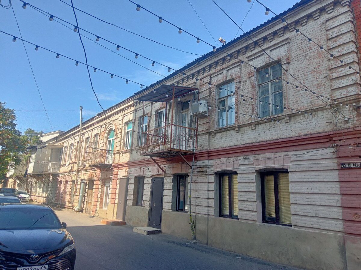 Дом-корабль в Махачкале. Фото: https://t.me/old_makhachkala/2004