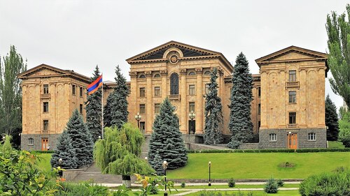 Парламент Армении. Фото: Marcin Konsek / Wikimedia Commonshttps://ru.wikipedia.org/  