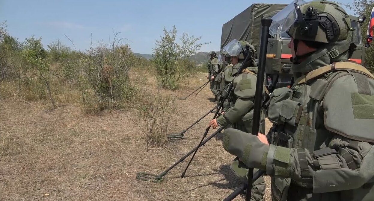 Разминирование в зоне карабахского конфликта. Скриншот видео Минобороны России https://www.youtube.com/watch?app=desktop&v=CzMrtk44lD0