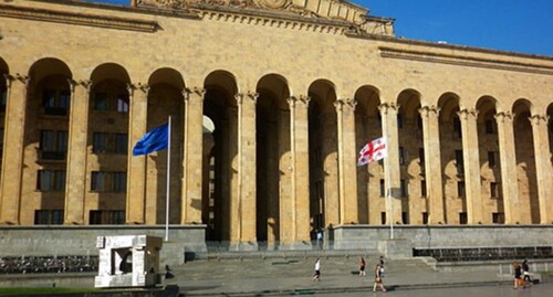 Парламент Грузии. Фото: Spartaky https://ru.wikipedia.org