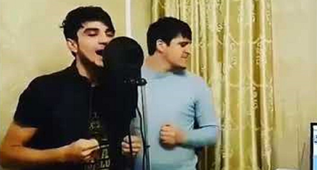 Братья Аюб и Асхаб Вахараговы. Фото: кадр видео "Аюб Вахарагов" Official Music, https://www.youtube.com/watch?v=QyXyGKM3wPY