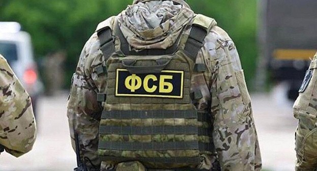 Сотрудники ФСБ. Фото: report.az https://report.az/ru/v-regione/fsb-rossii-soobshila-o-zaderzhanii-yaponskogo-konsula/ Сотрудники ФСБ. Фото: report.az https://report.az/ru/v-regione/fsb-rossii-soobshila-o-zaderzhanii-yaponskogo-konsula/