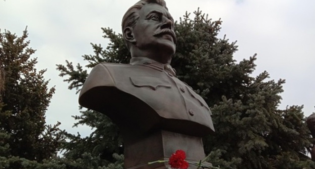 Бюст Сталина. Фото Вячеслава Ященко для "Кавказского узла"