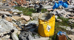 Свалка мусора. Фото Елены Синеок, "Юга.ру"