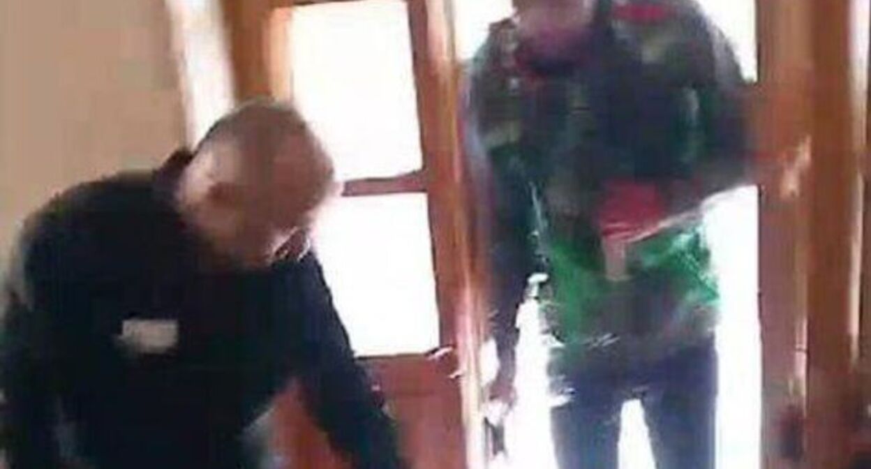 Захват заложников в волгоградской колонии. 23 августа 2024 года. Скриншот видео https://ria.ru/20240823/gruppa-1968025793.html