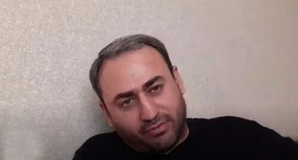 Афган Садыгов. Стоп-кадр видео https://www.youtube.com/watch?v=yNwWuK1CoIQ
