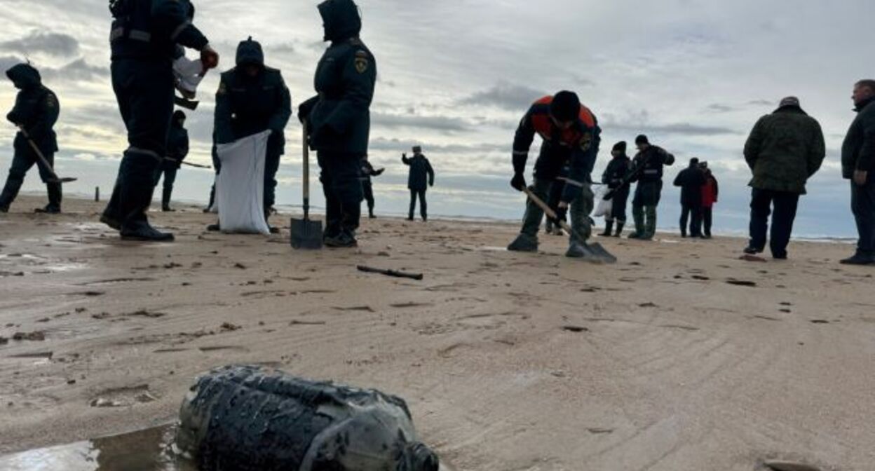 Уборка пляжа Анапы. Фото: «Администрация Краснодарского края» / Telegram
