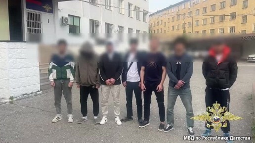 Участники уличной драки в Махачкале. Скриншот видео МВД по Республике Дагестан