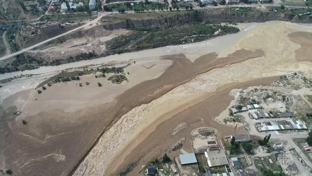 Сход селя в Тырныаузе. Фото: ГУ МЧС России по КБР