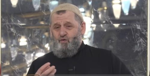 Хамзат Чумаков. Стоп-кадр видео из его YouTube-канала от 08.08.25, https://www.youtube.com/watch?v=TETfMXHs-TA.