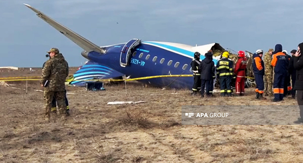 Крушение самолета AZAL. Фото: https://ru.apa.az/strani-snq/kazaxstan-v-blizaisee-vremya-podgotovit-okoncatelnyi-otcet-o-krusenii-samoleta-azal-v-aktau-617829