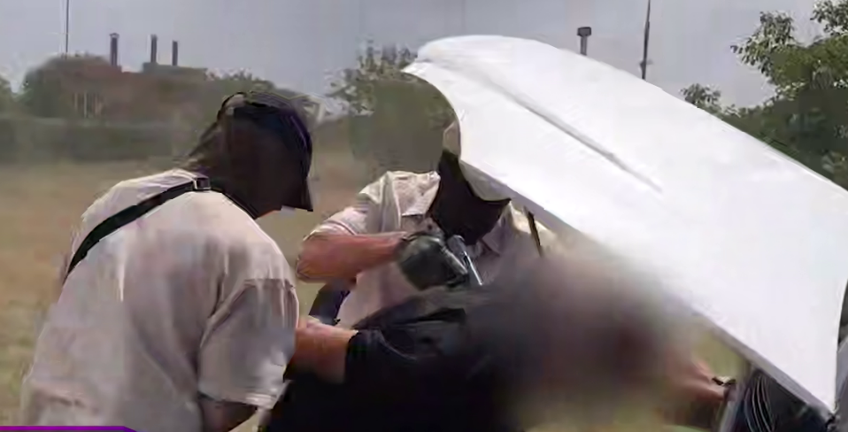 Фрагмент задержания. Стоп-кадр видео https://t.me/readovkanews/99974 от 18.08.25