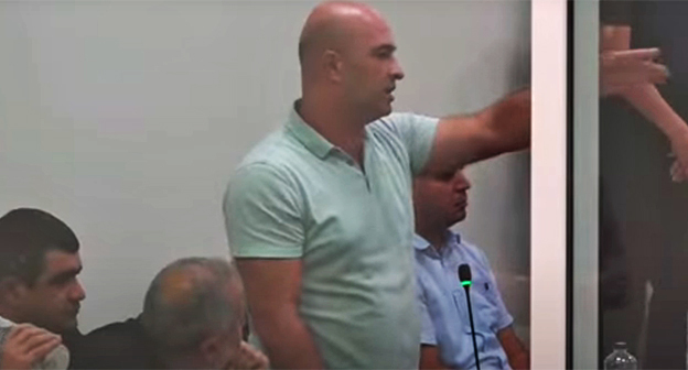 Обвиняемые по делу о захвате власти в Армении в зале суда. Ереван, 21 августа 2025 г. Скриншот видео https://news.am/rus/news/900340.html