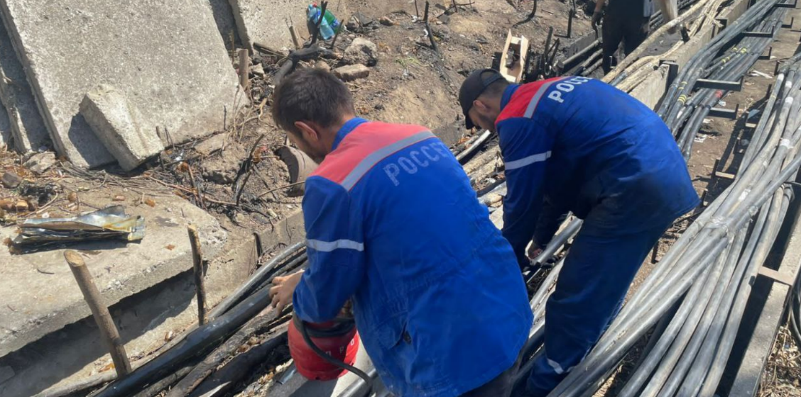 Ремонтные работы на подстанции "Новая". Скриншот фото "Дагэнерго" от 24.08.25, https://t.me/rossetiskdagenergo/2163.