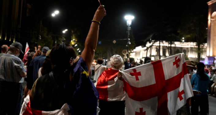 Акция на проспекте Руставели. Скриншот фото Publika от 27.08.25, https://www.facebook.com/photo/?fbid=1534474324618779&set=pcb.1534476041285274 (деятельность компании Meta, владеющей соцсетью, запрещена в России)