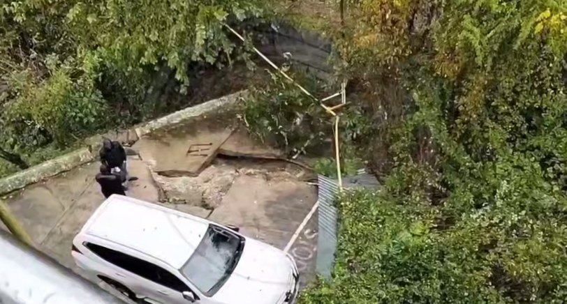 Последствия схода оползня на горе Бытха в Сочи. Кадр видео из телеграм-канала "Типичный Сочи" https://t.me/sochitypical/74847