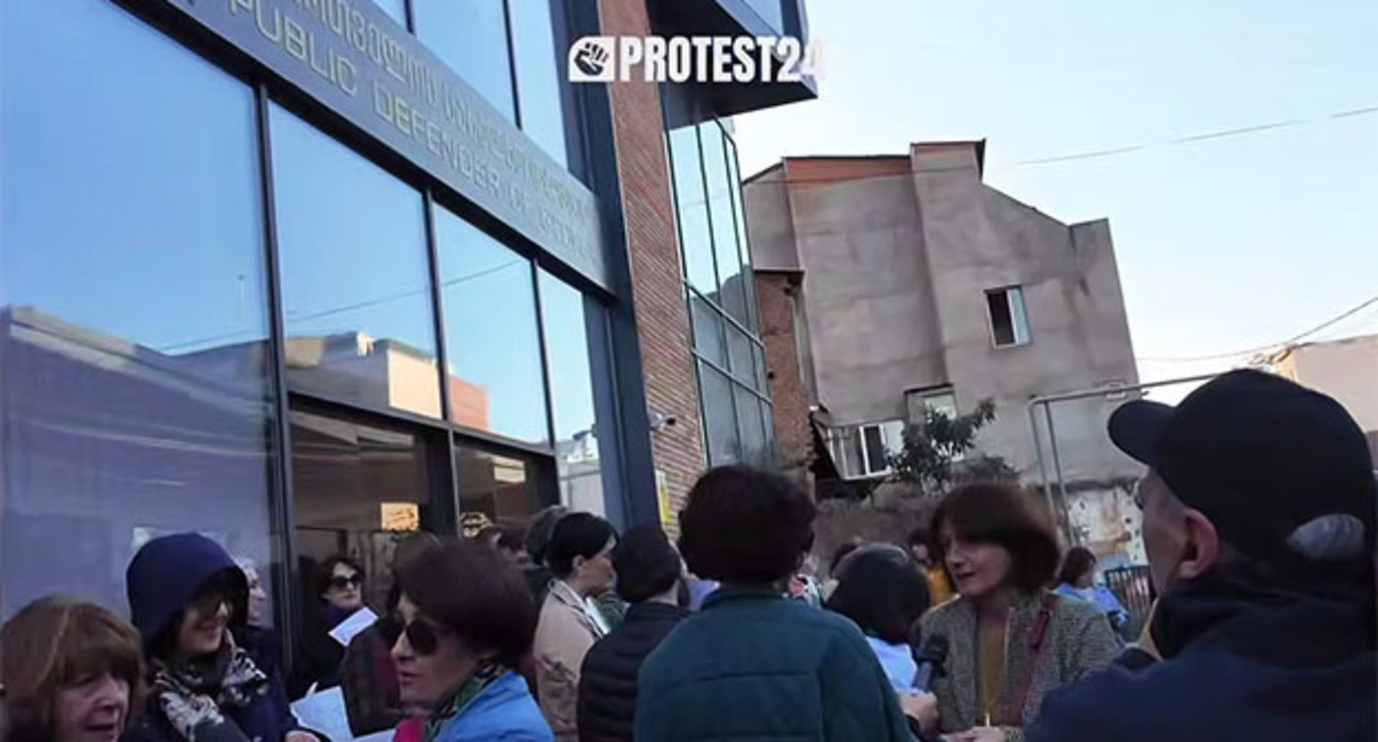 Акция в защиту Анастасии Зиновкиной. Тбилиси, 3 ноября 2025 г. Скриншот видео https://t.me/Tbilisi_life/43183